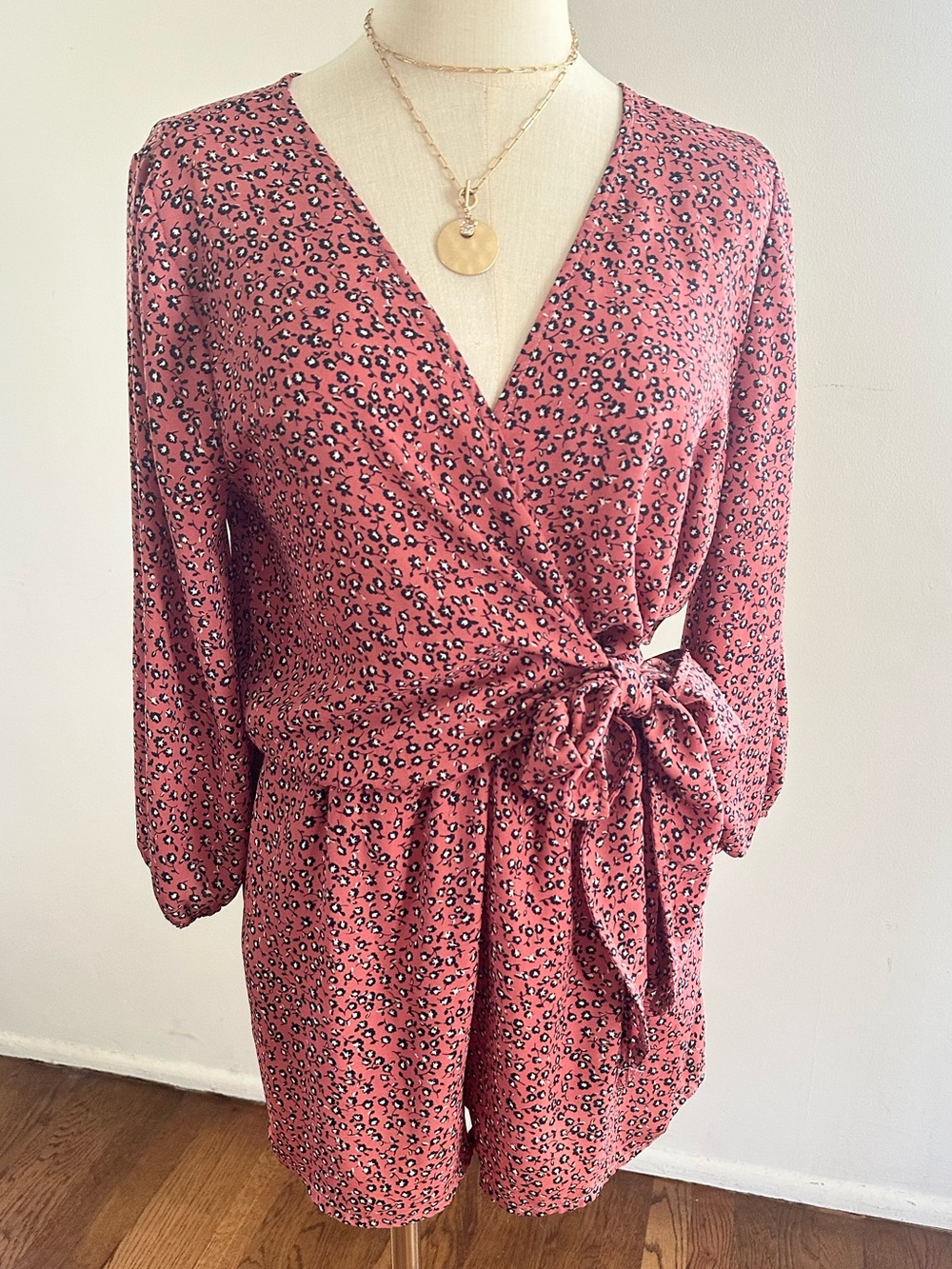 Ayla & Co Pink Floral Wrap Romper Tie Waist Pockets Long Sleeve Size L